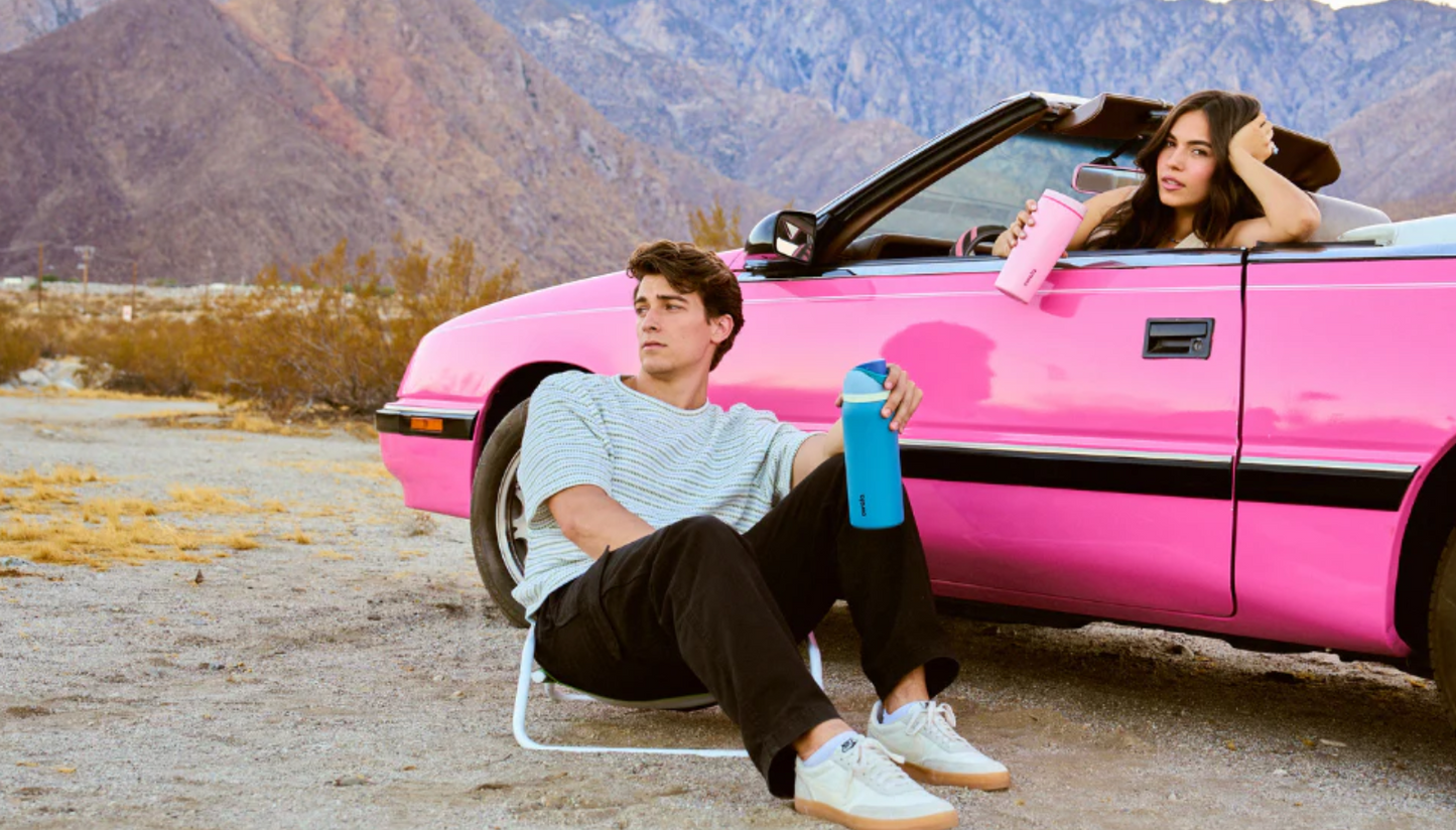 Owala 32 oz: El termo que mantiene tu bebida fría y tu estilo intacto.